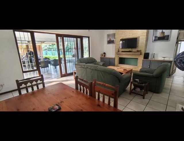 3 BEDROOM HOUSE FOR SALE IN LEISURE BAY